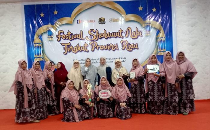 Majelis Taklim Masjid As Salam Pekanbaru Raih Juara 3 Festival Sholawat Se-Provinsi Riau